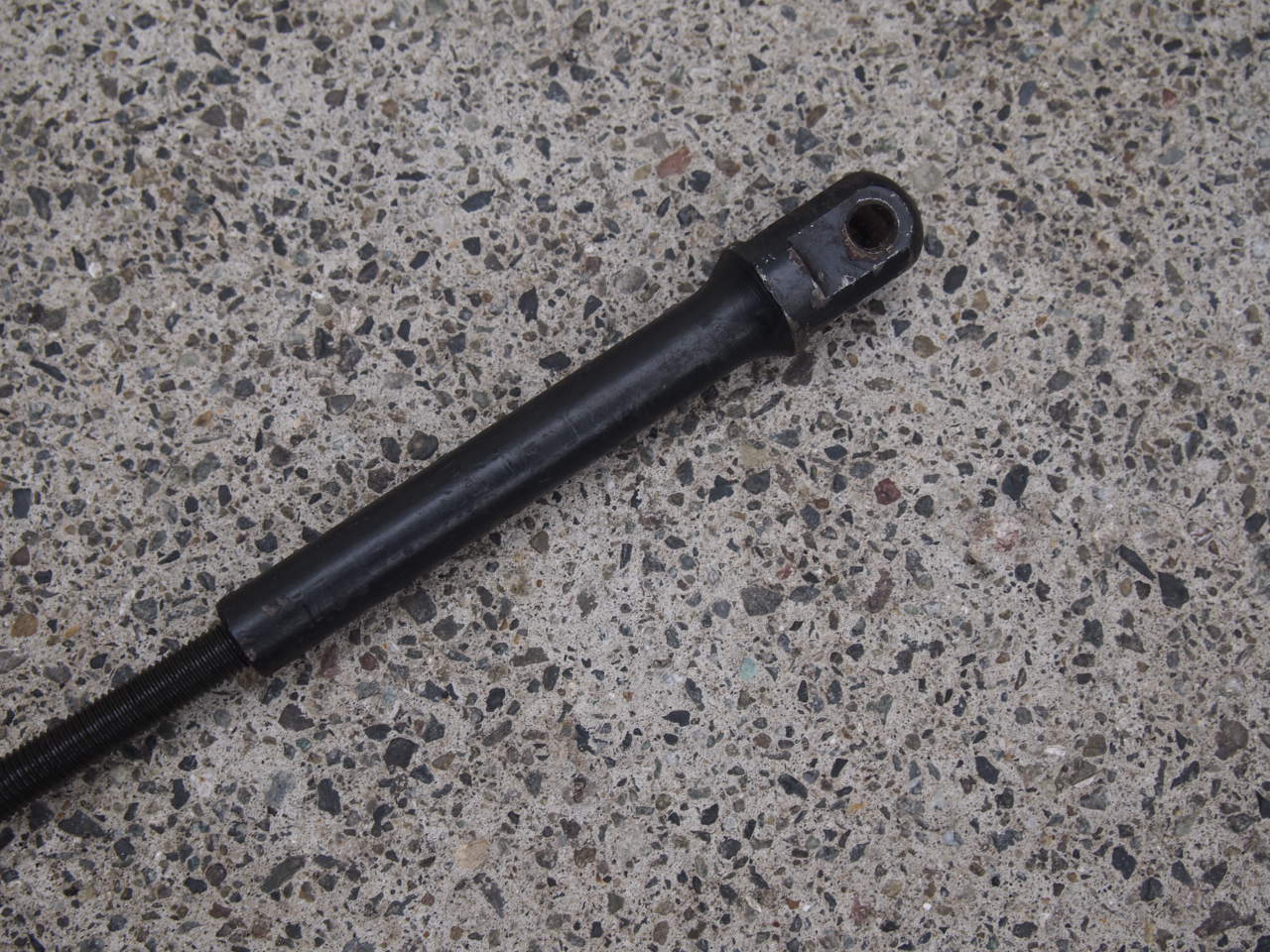 リアブレーキロッド