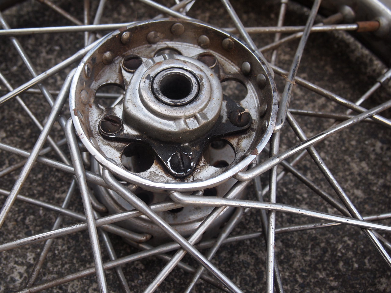 16インチ　ステップハブホイール