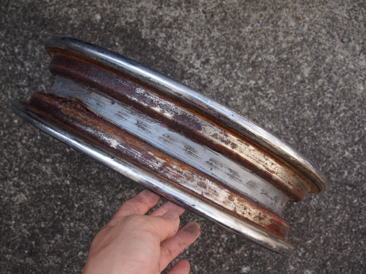 16インチ　ステップハブホイール