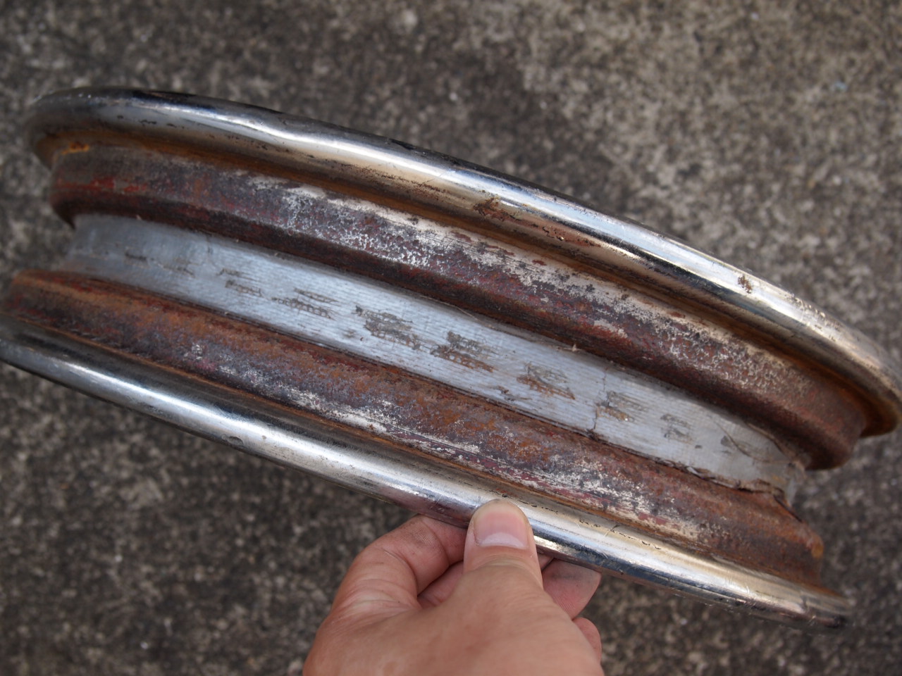 16インチ　ステップハブホイール