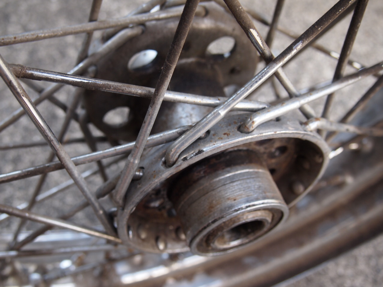 16インチ　ステップハブホイール