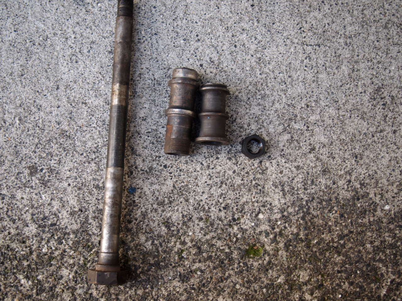 48-57リアリアアクスル