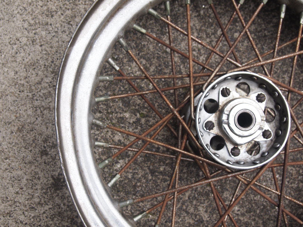 スターハブ１６インチ