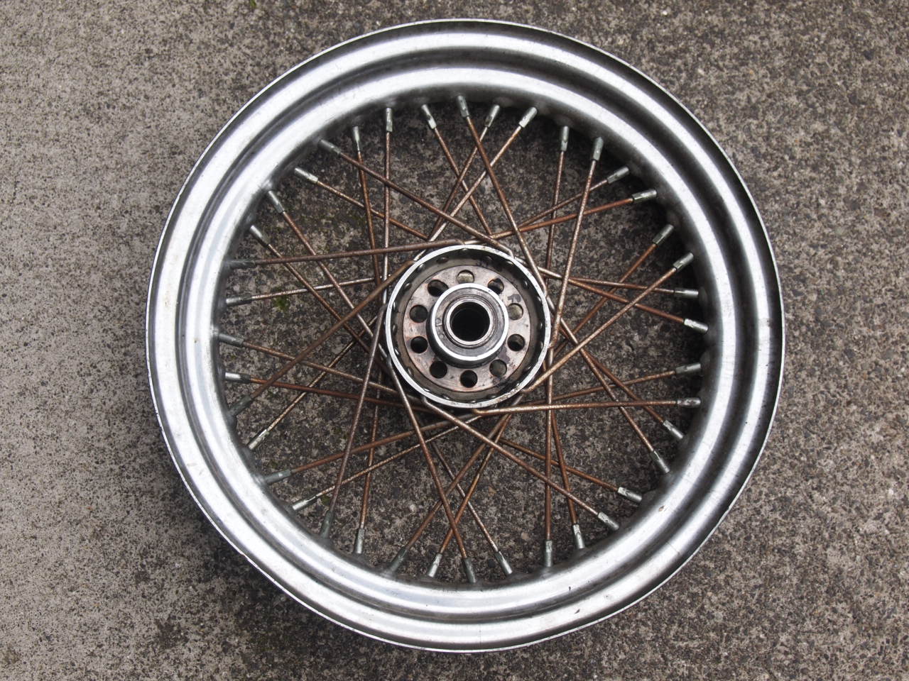 スターハブ１６インチ