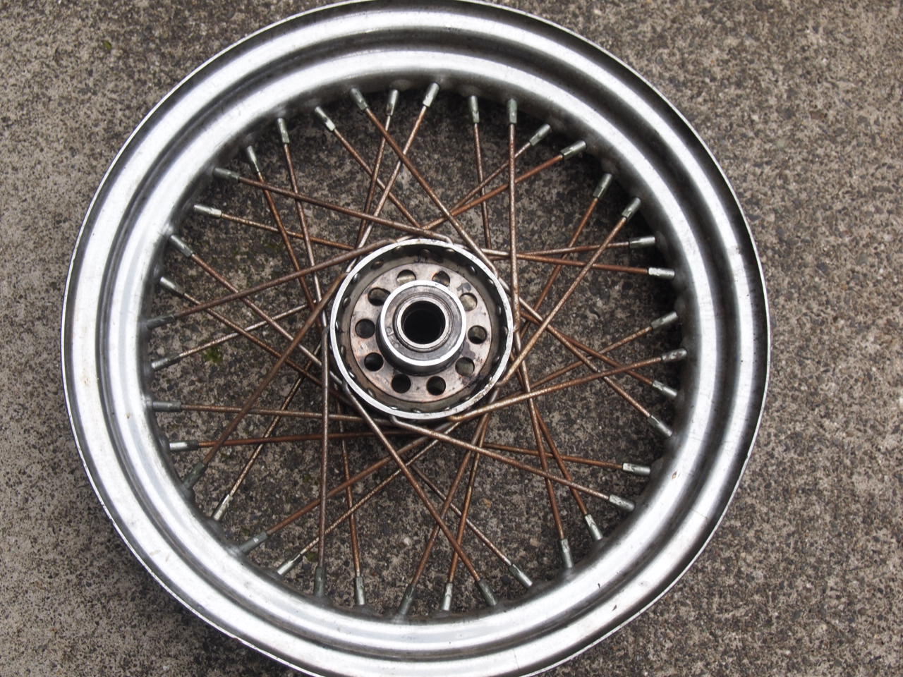 スターハブ１６インチ