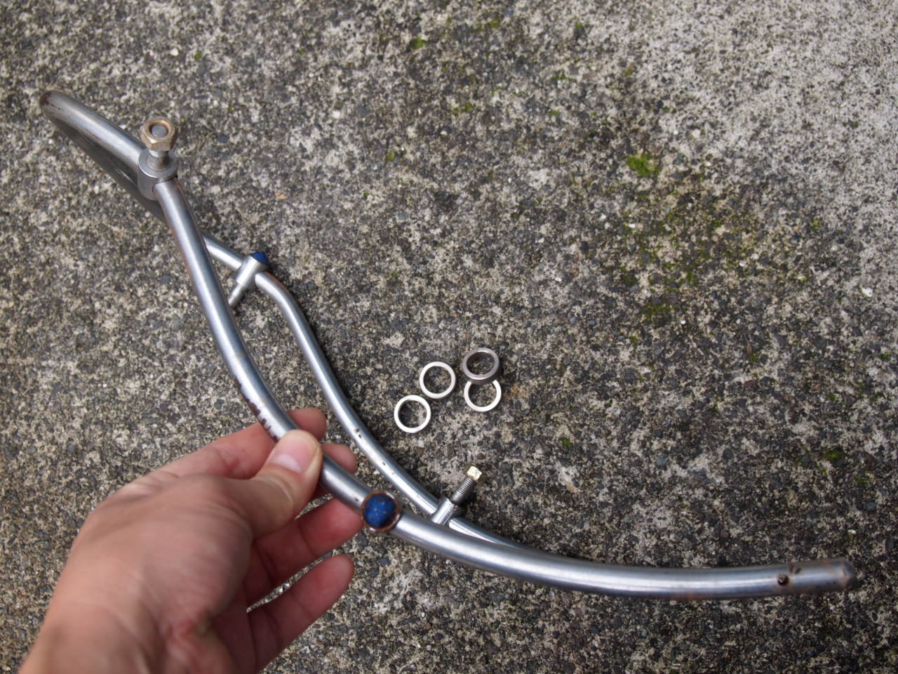 アトラス　フロントバンパー