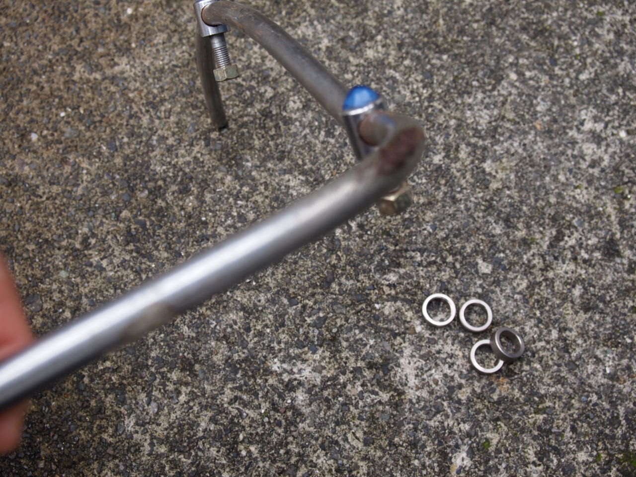 アトラス　フロントバンパー