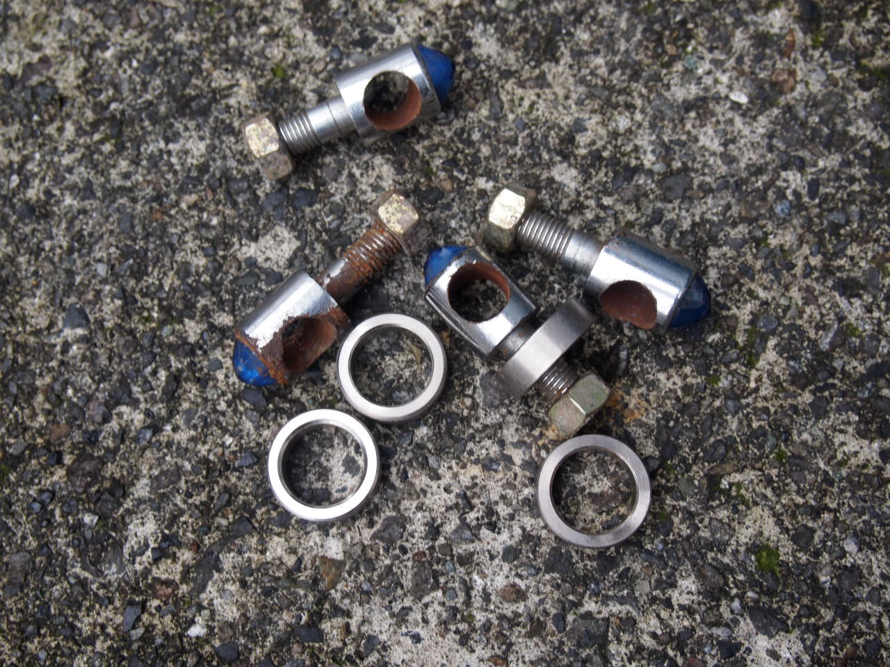 アトラス　フロントバンパー