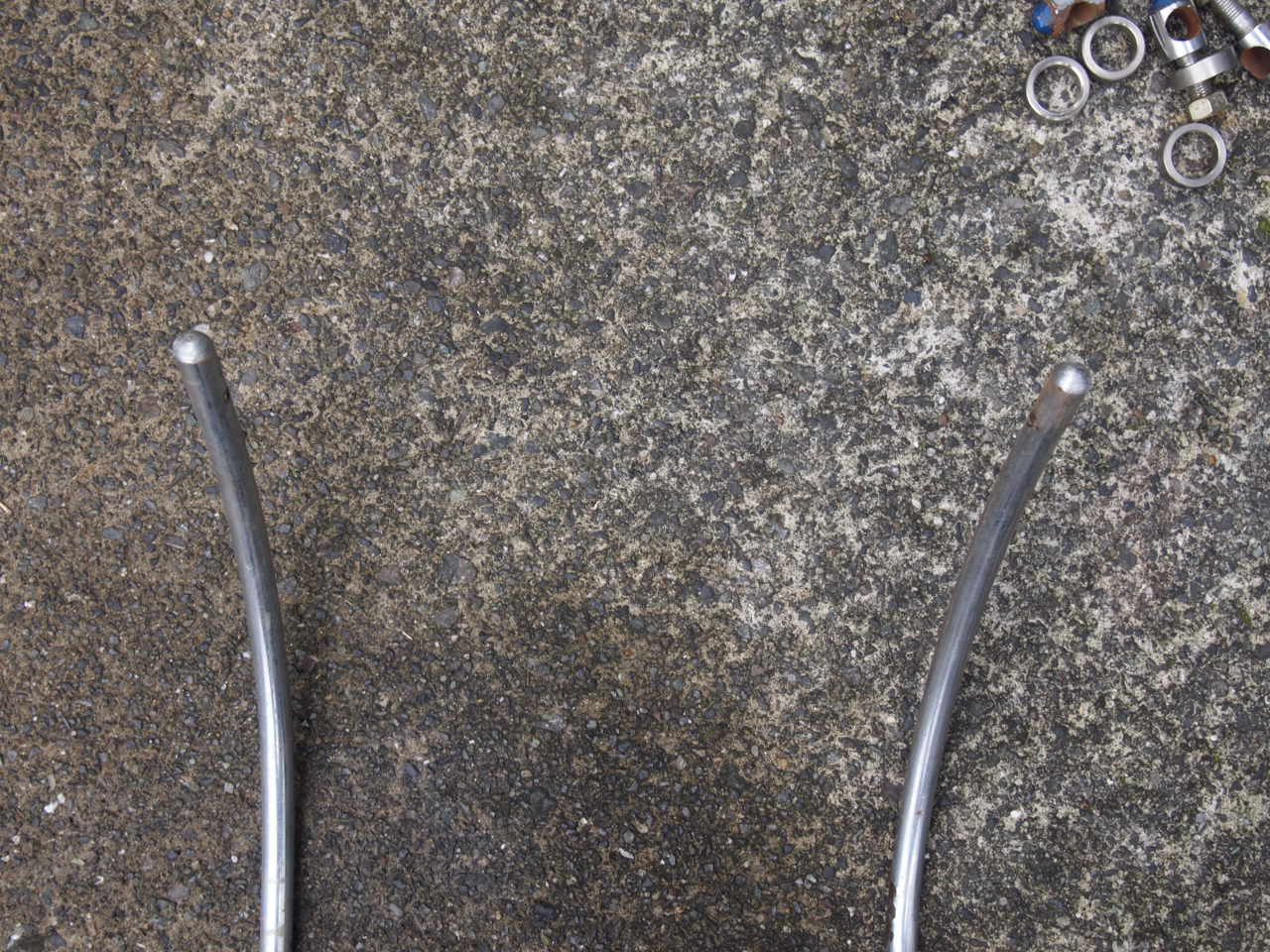 アトラス　フロントバンパー