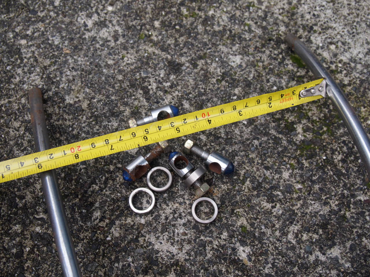 アトラス　フロントバンパー