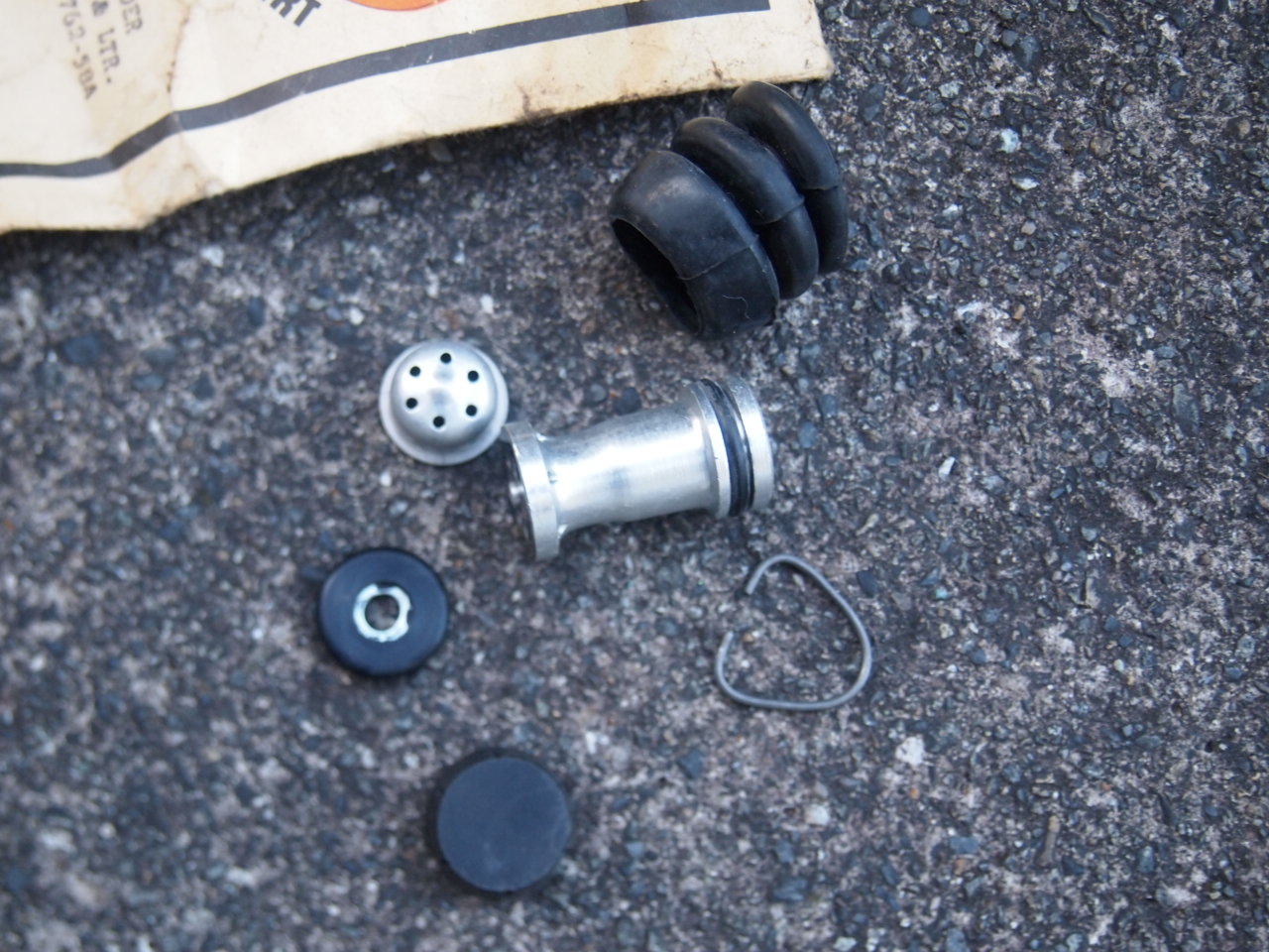 58-79マスターシリンダーリビルドキット