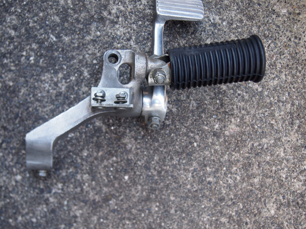 75,76ブレーキペダル（アイアン）