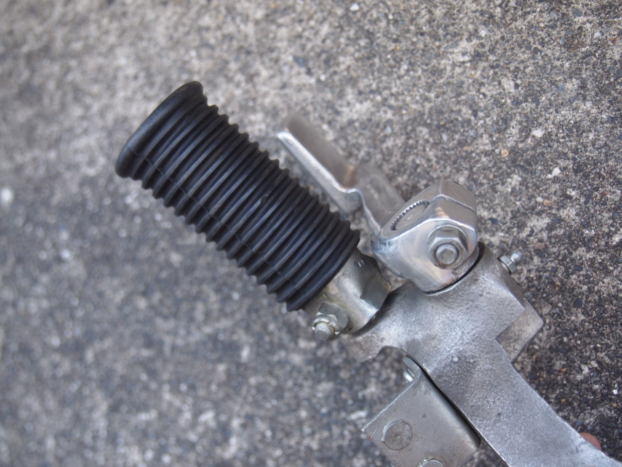 75,76ブレーキペダル（アイアン）