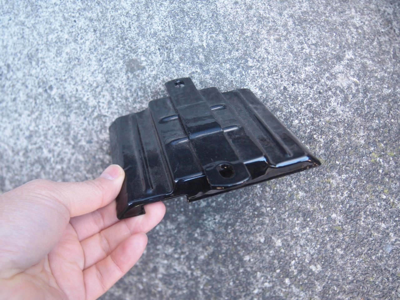 ポリスバッテリーカバー