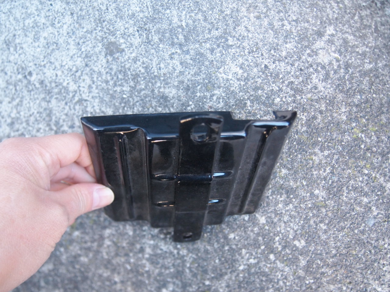 ポリスバッテリーカバー