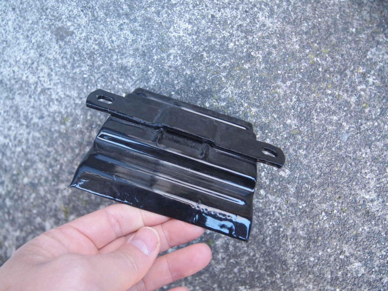 ポリスバッテリーカバー