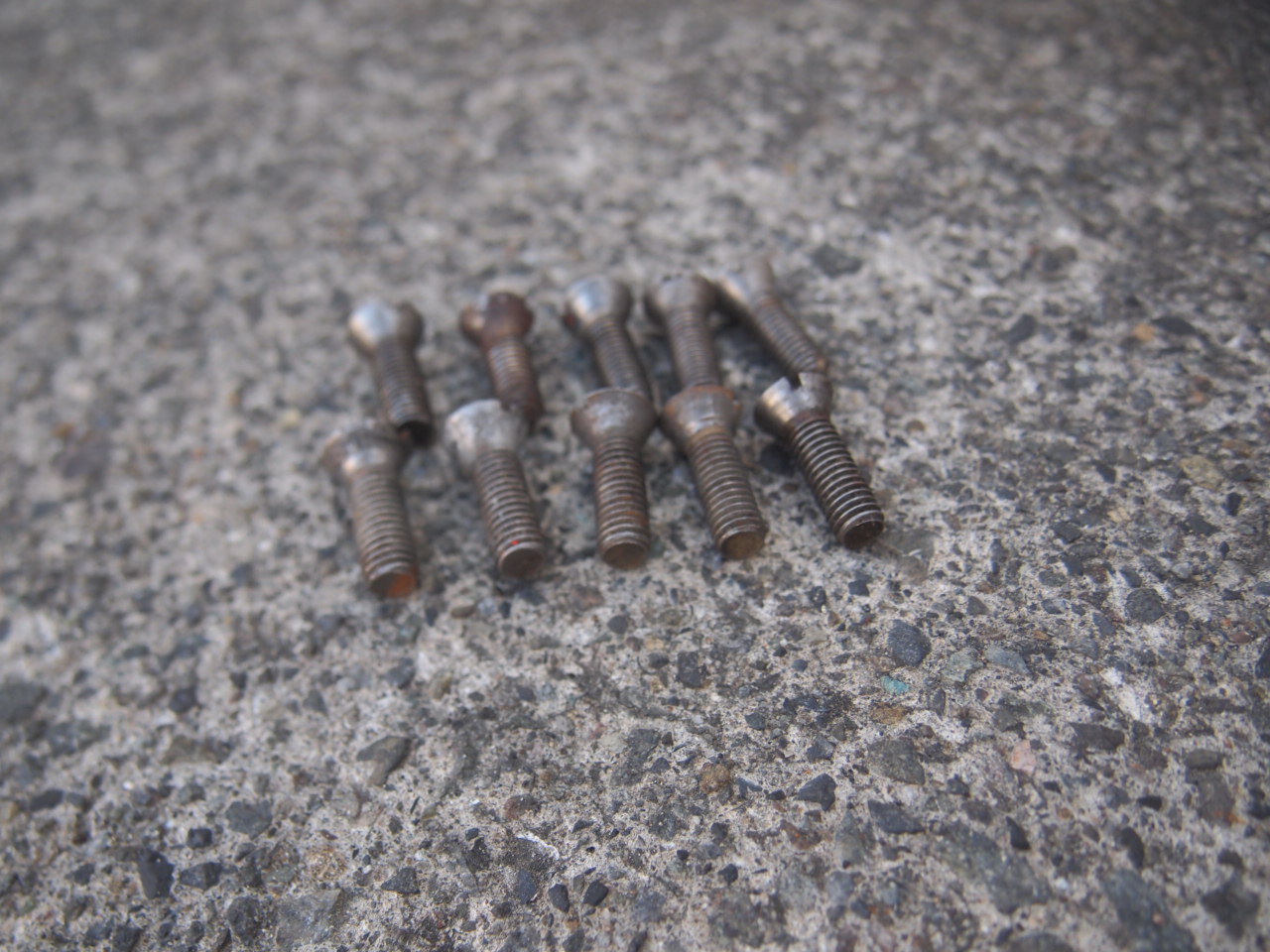 ギアボックスカバースクリュー