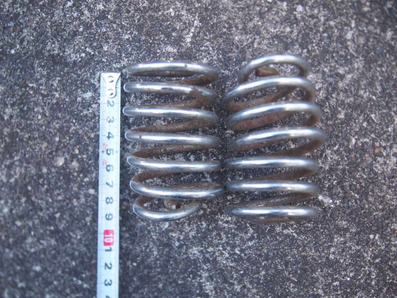 シートスプリング