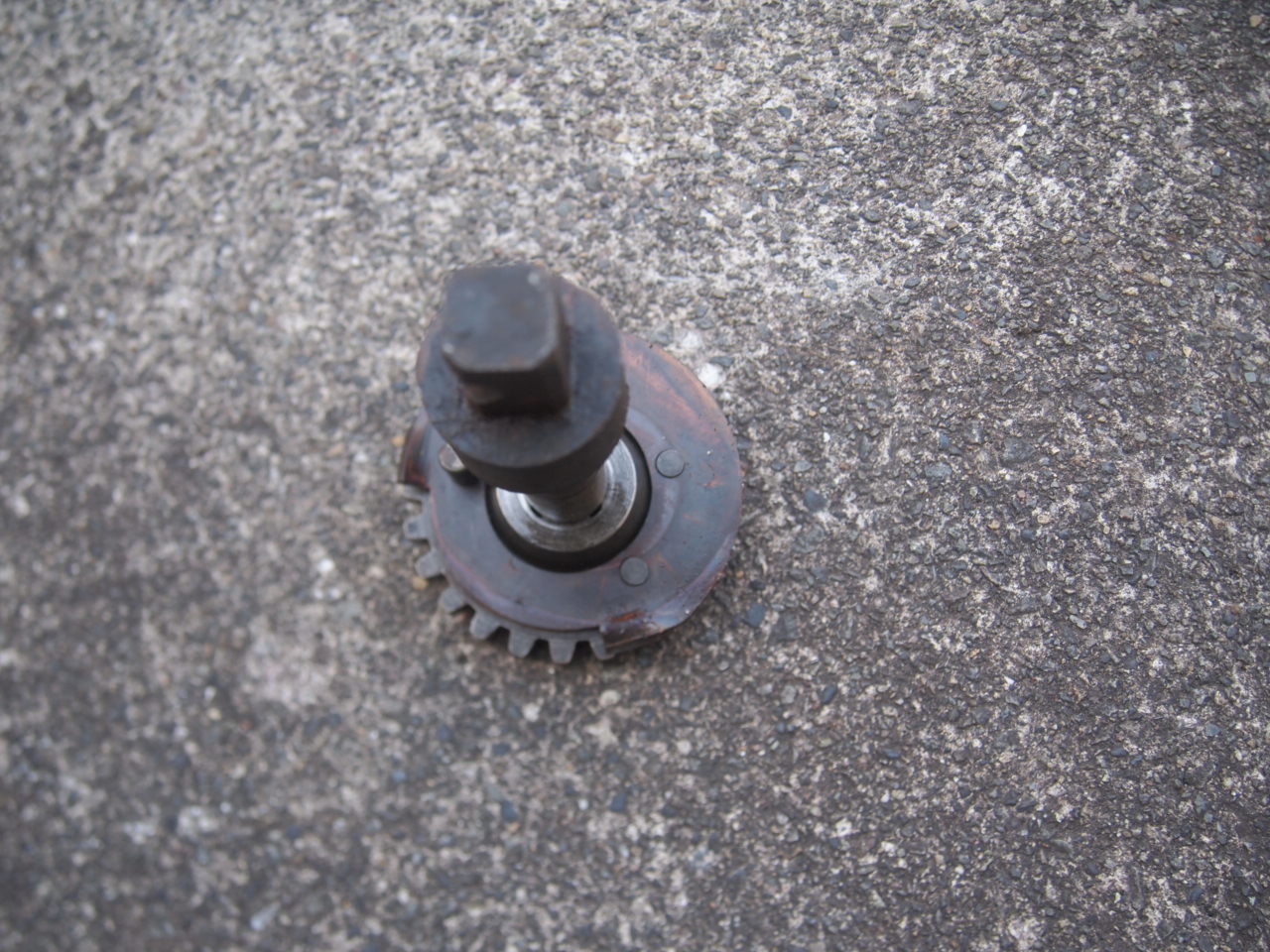 スタータークランクシャフト