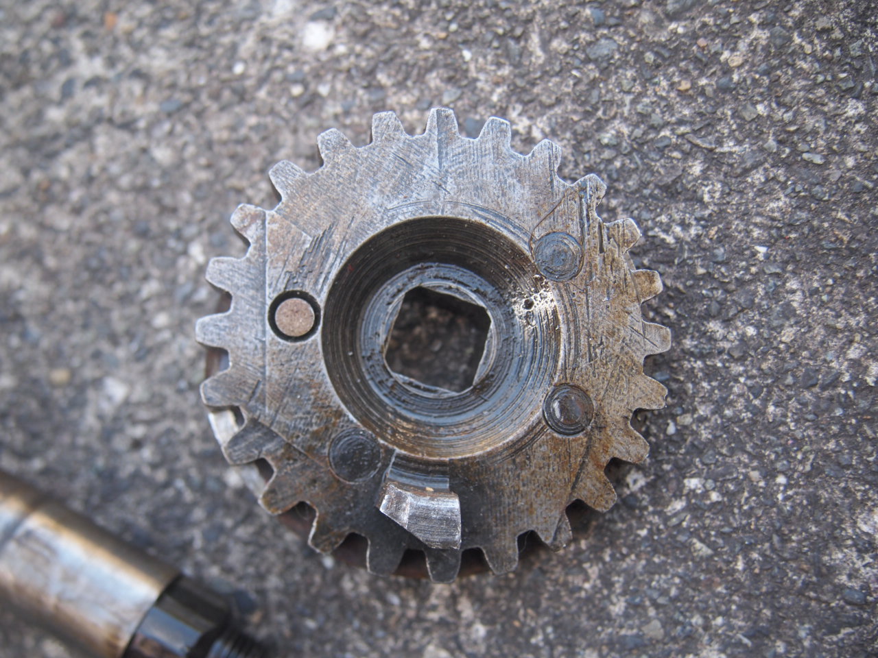 スタータークランクシャフト