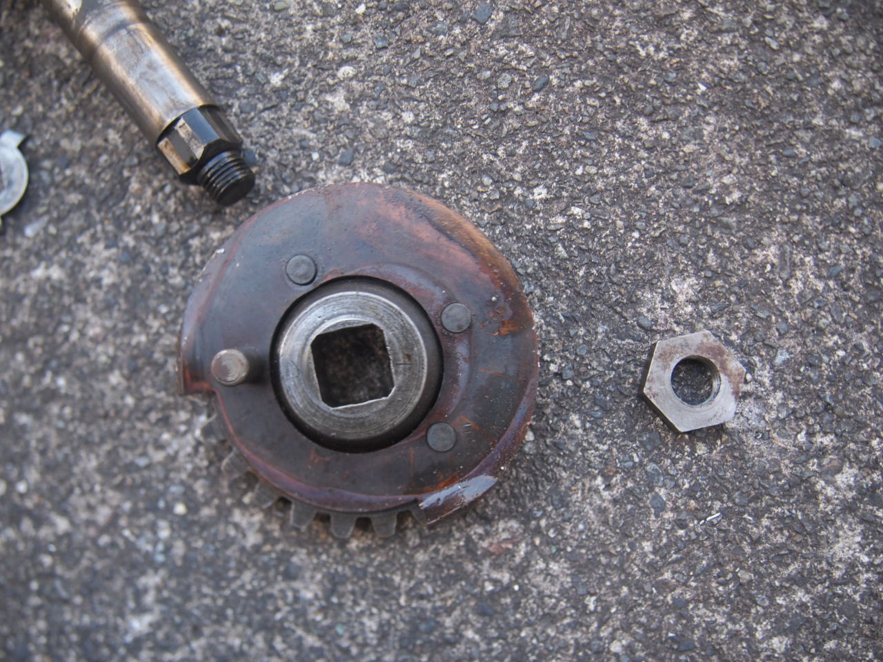 スタータークランクシャフト