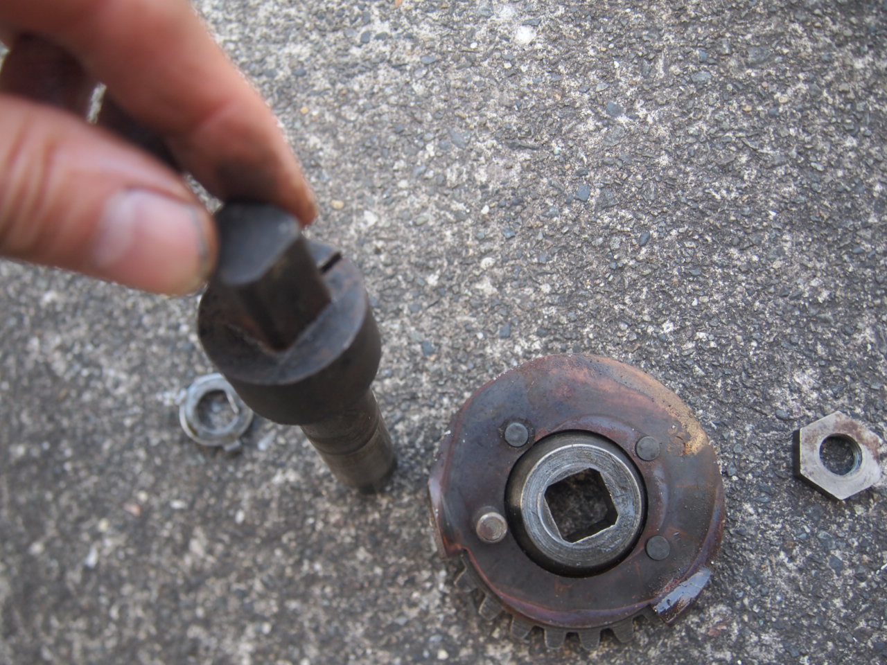 スタータークランクシャフト