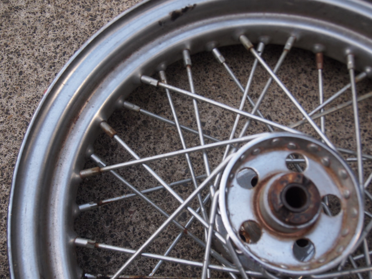 ミッドスターホイール　１６インチ