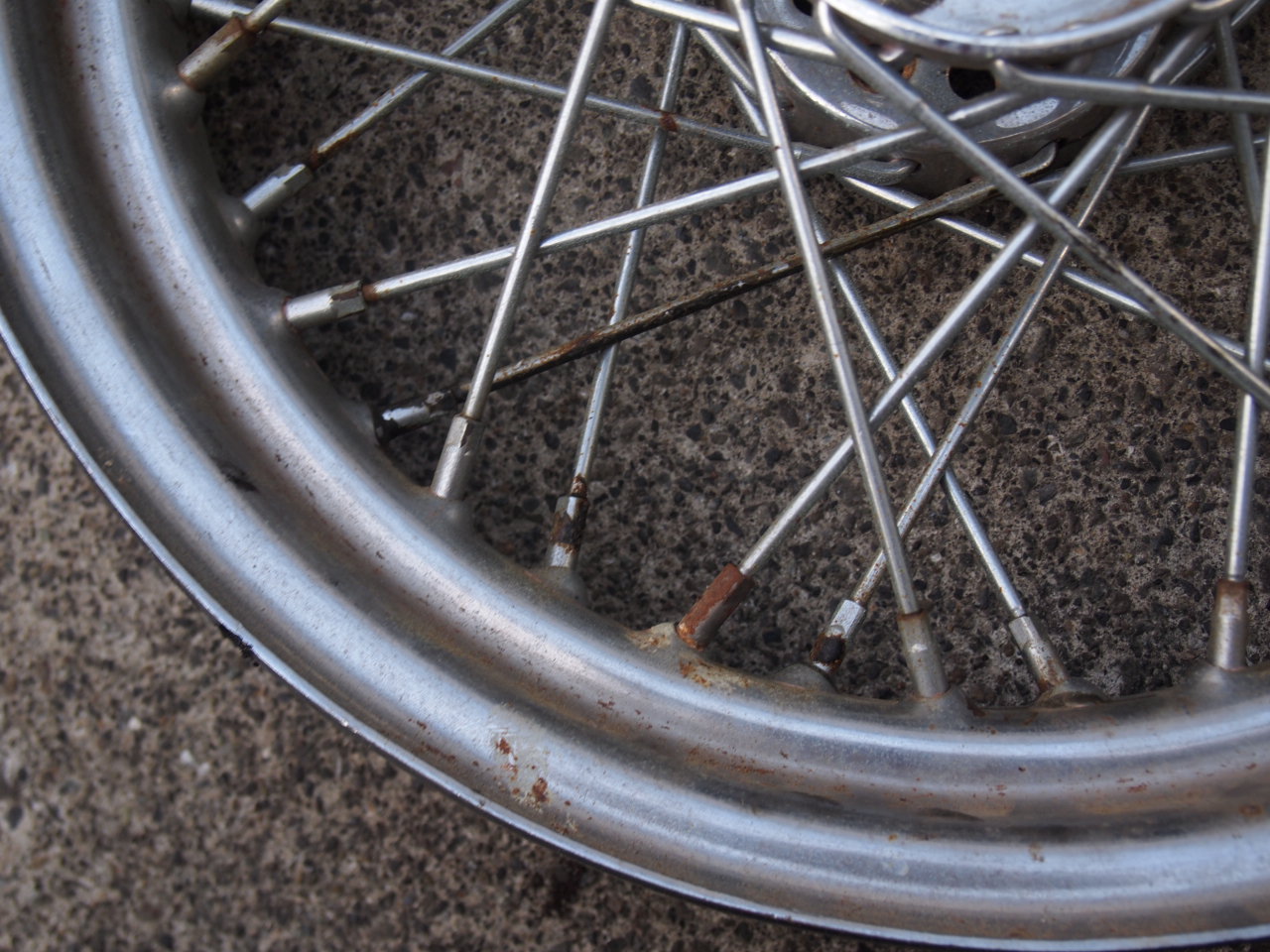 ミッドスターホイール　１６インチ