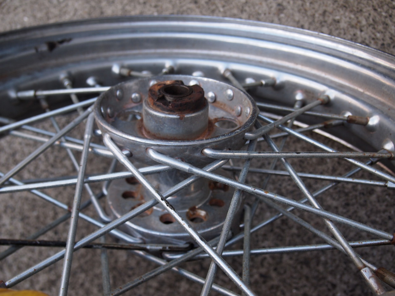 ミッドスターホイール　１６インチ