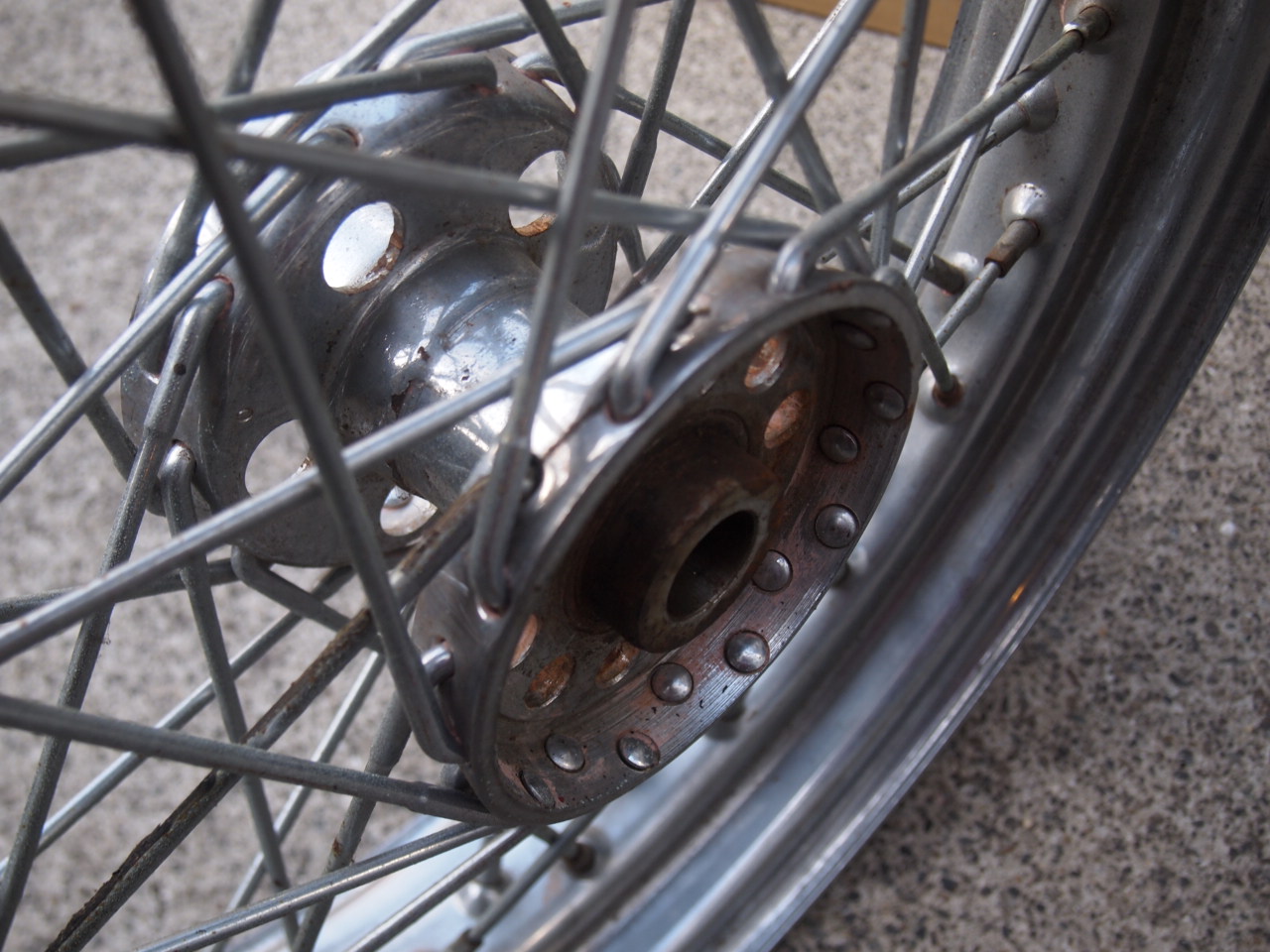 ミッドスターホイール　１６インチ