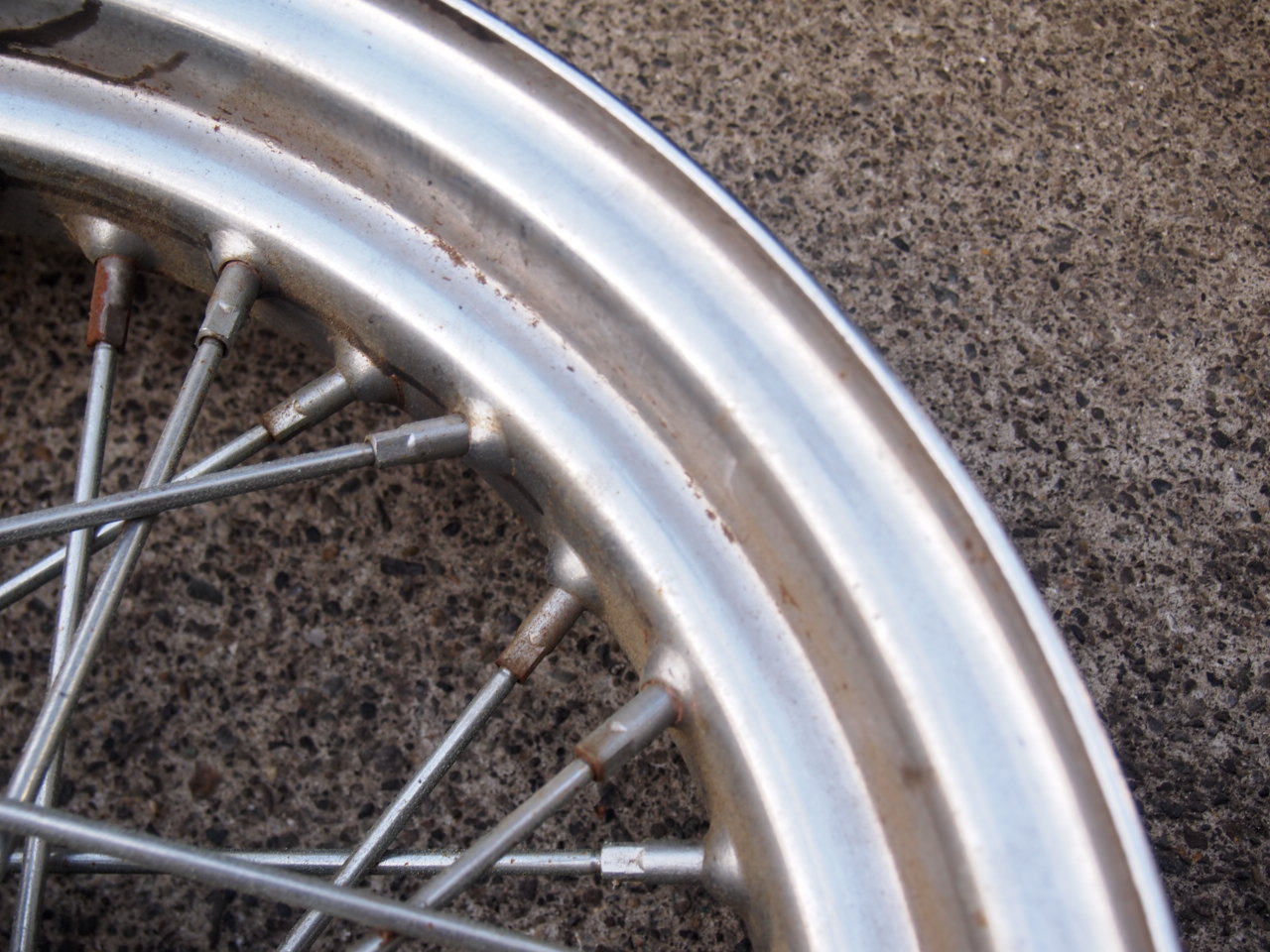 ミッドスターホイール　１６インチ