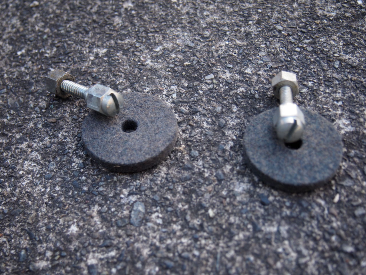 バッテリーターミナルボルト