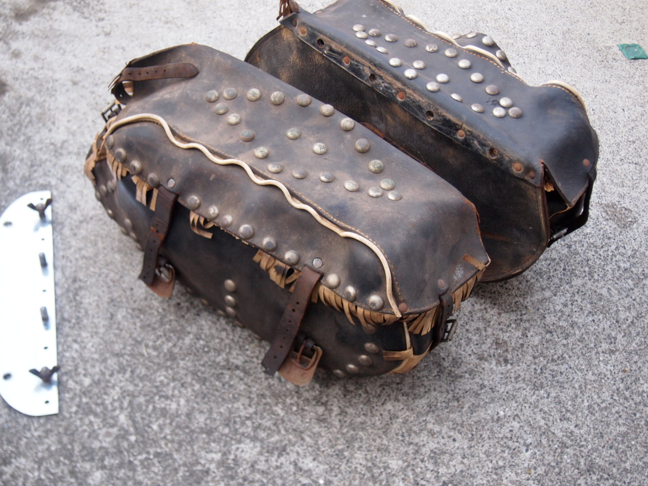 フリンジサドルバッグ