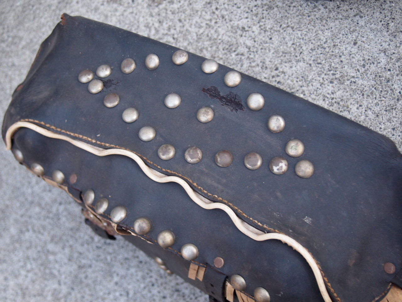 フリンジサドルバッグ