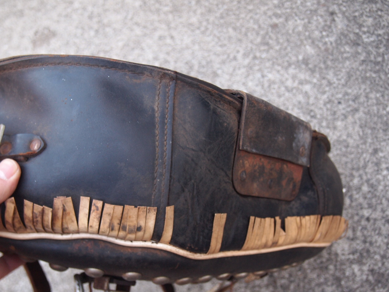 フリンジサドルバッグ