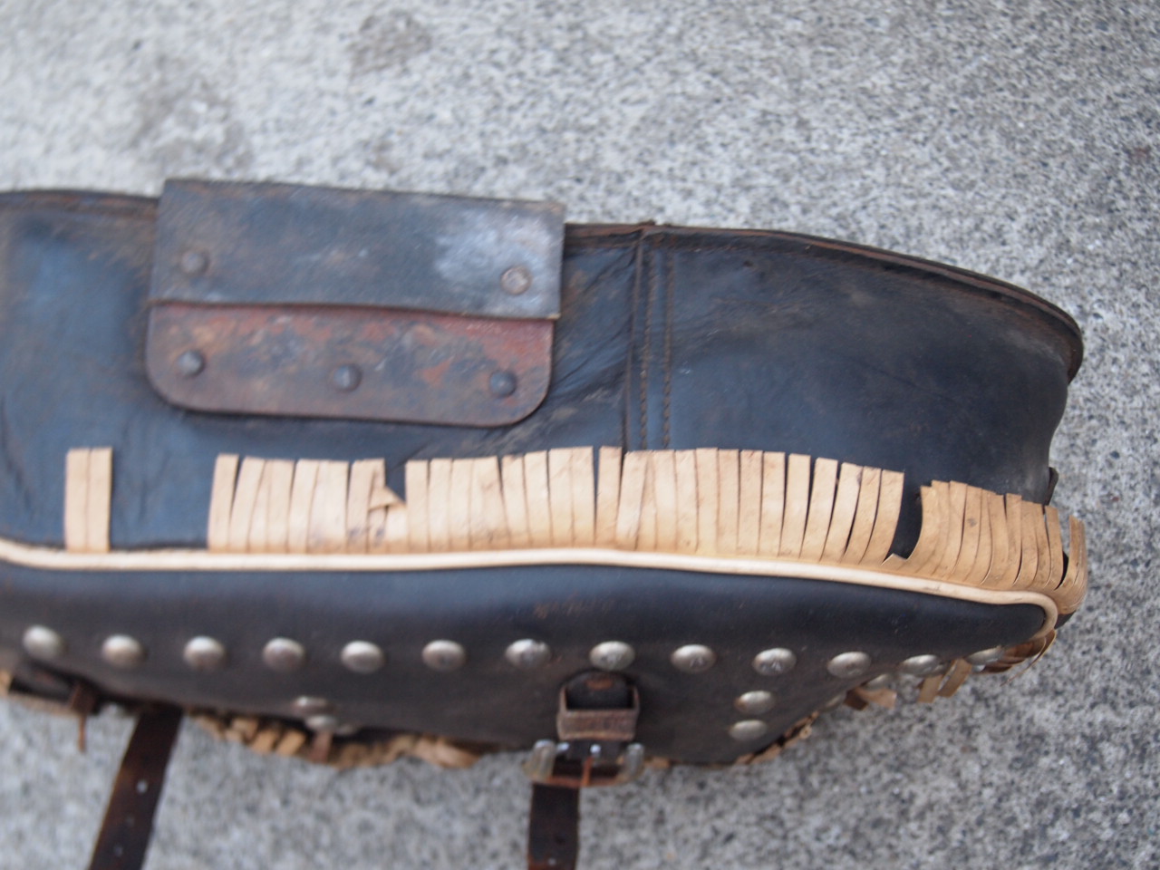 フリンジサドルバッグ