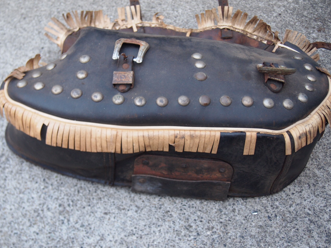 フリンジサドルバッグ