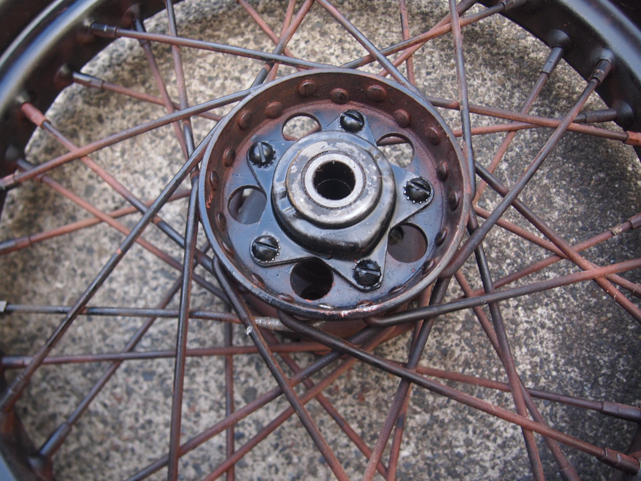 16インチスターハブホイール