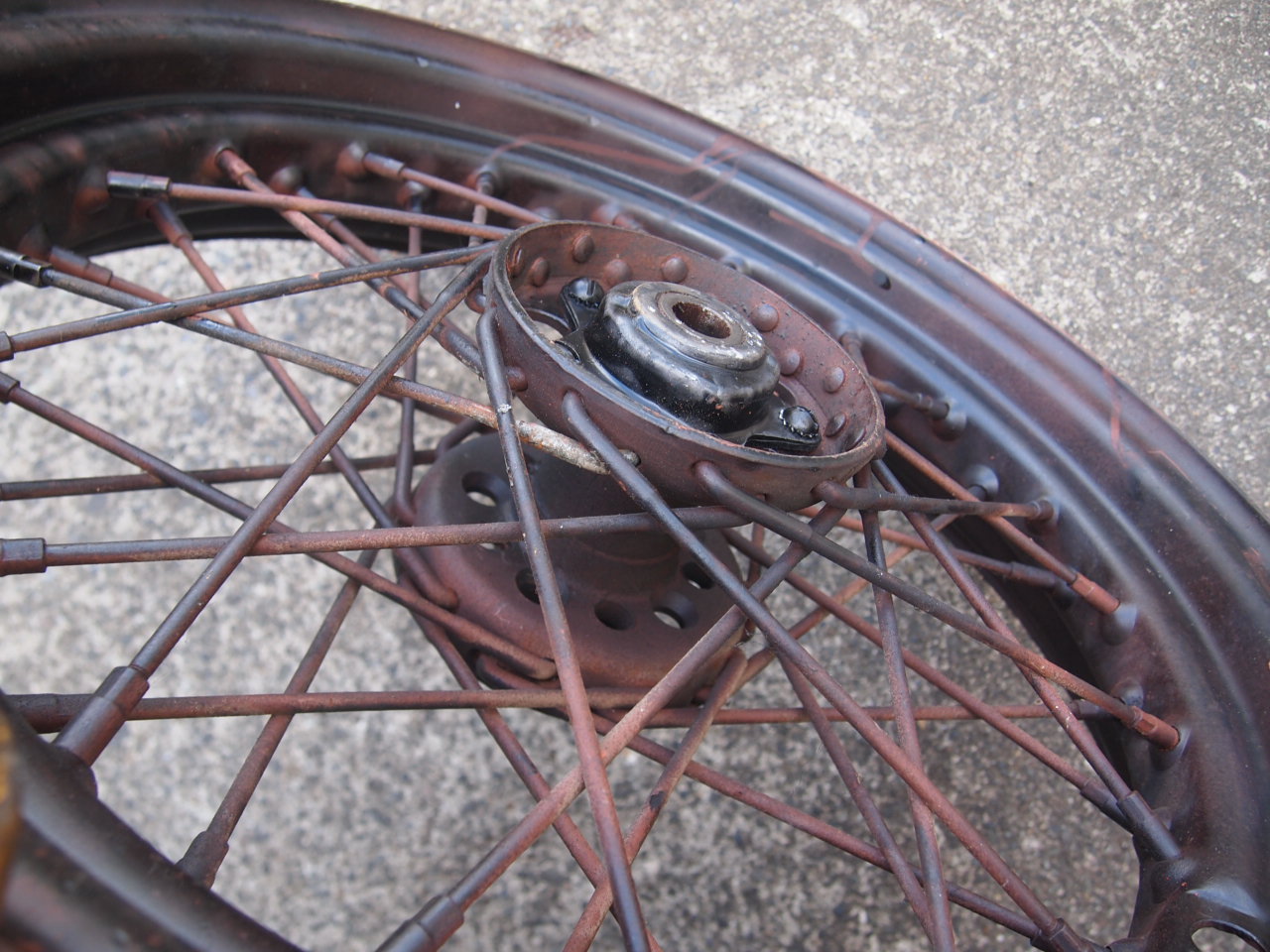 16インチスターハブホイール