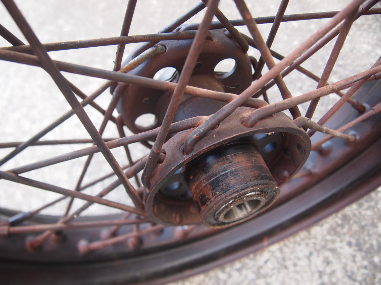 16インチスターハブホイール