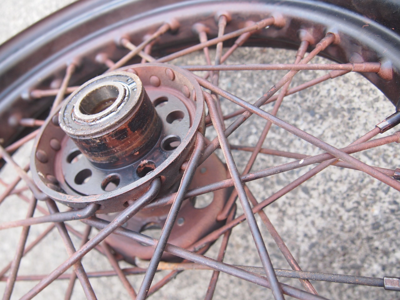 16インチスターハブホイール