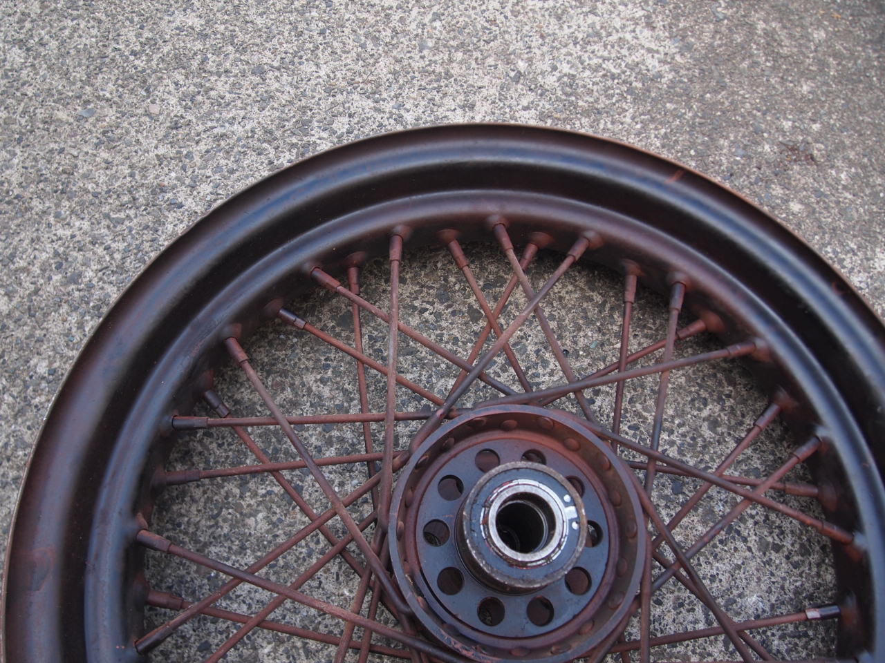 16インチスターハブホイール