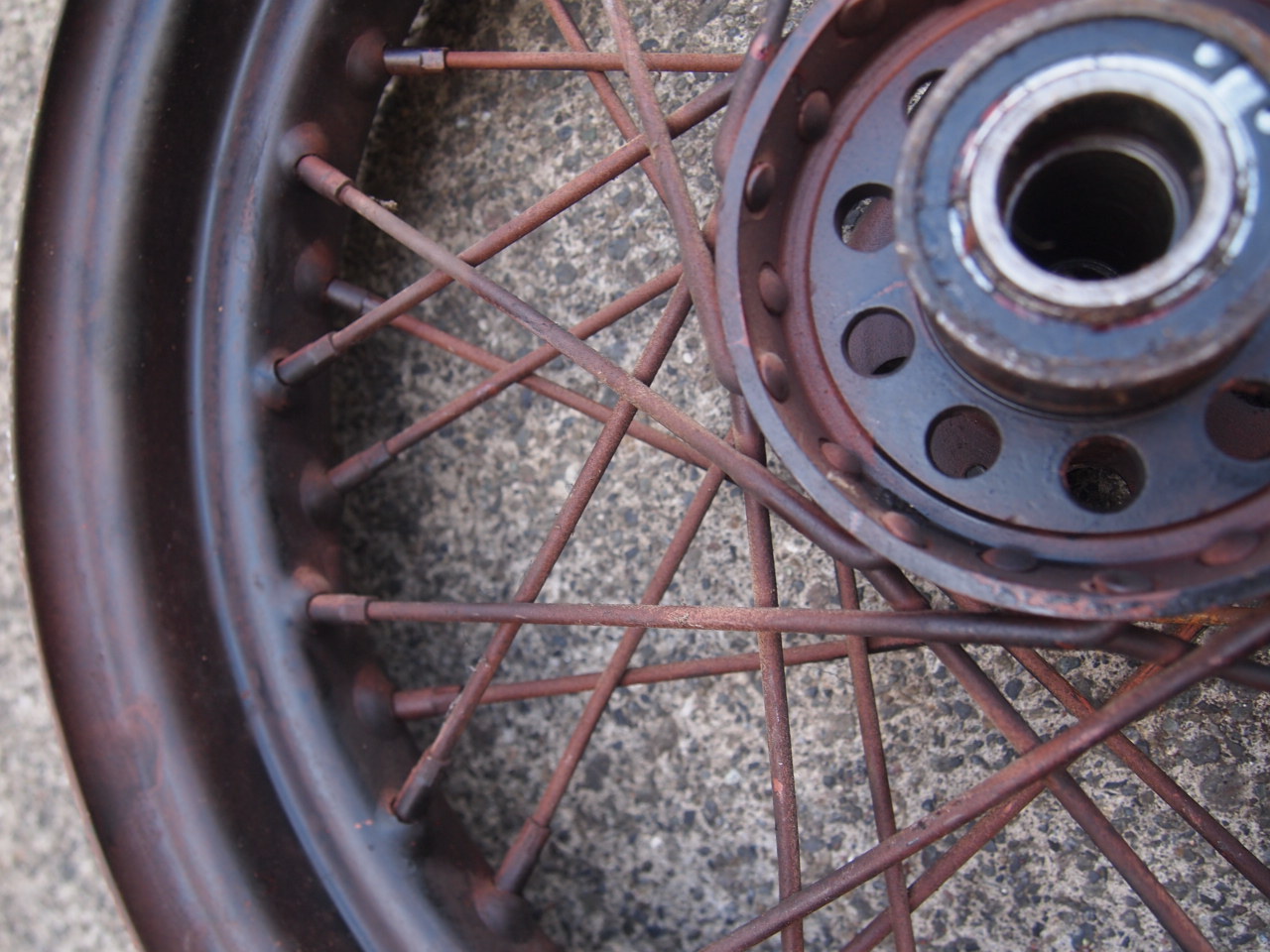 16インチスターハブホイール