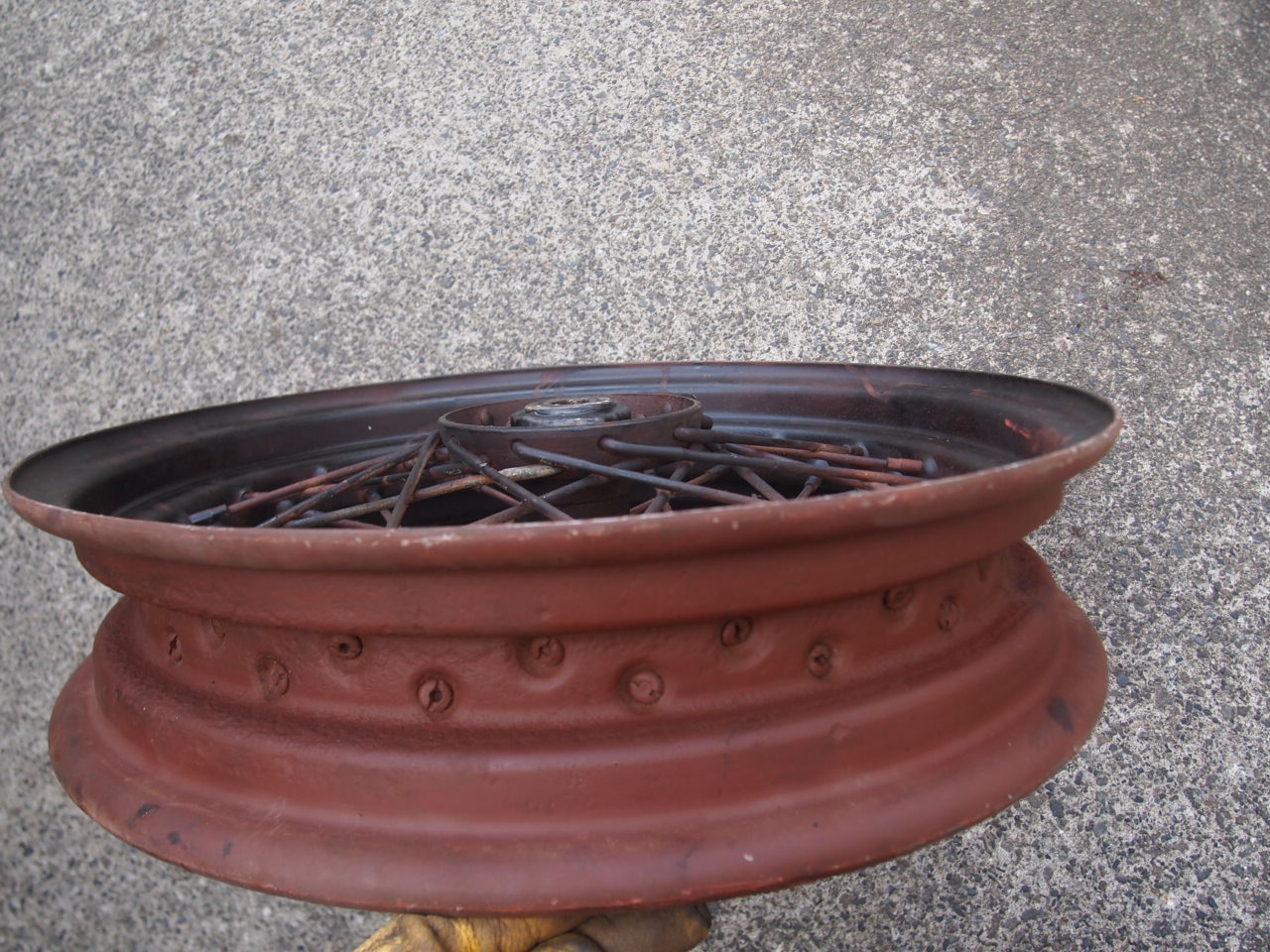 16インチスターハブホイール