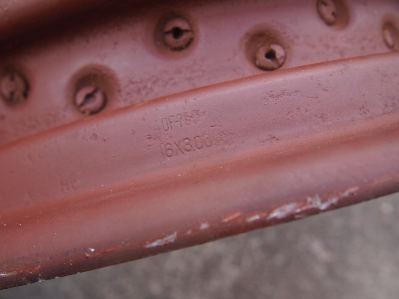 16インチスターハブホイール