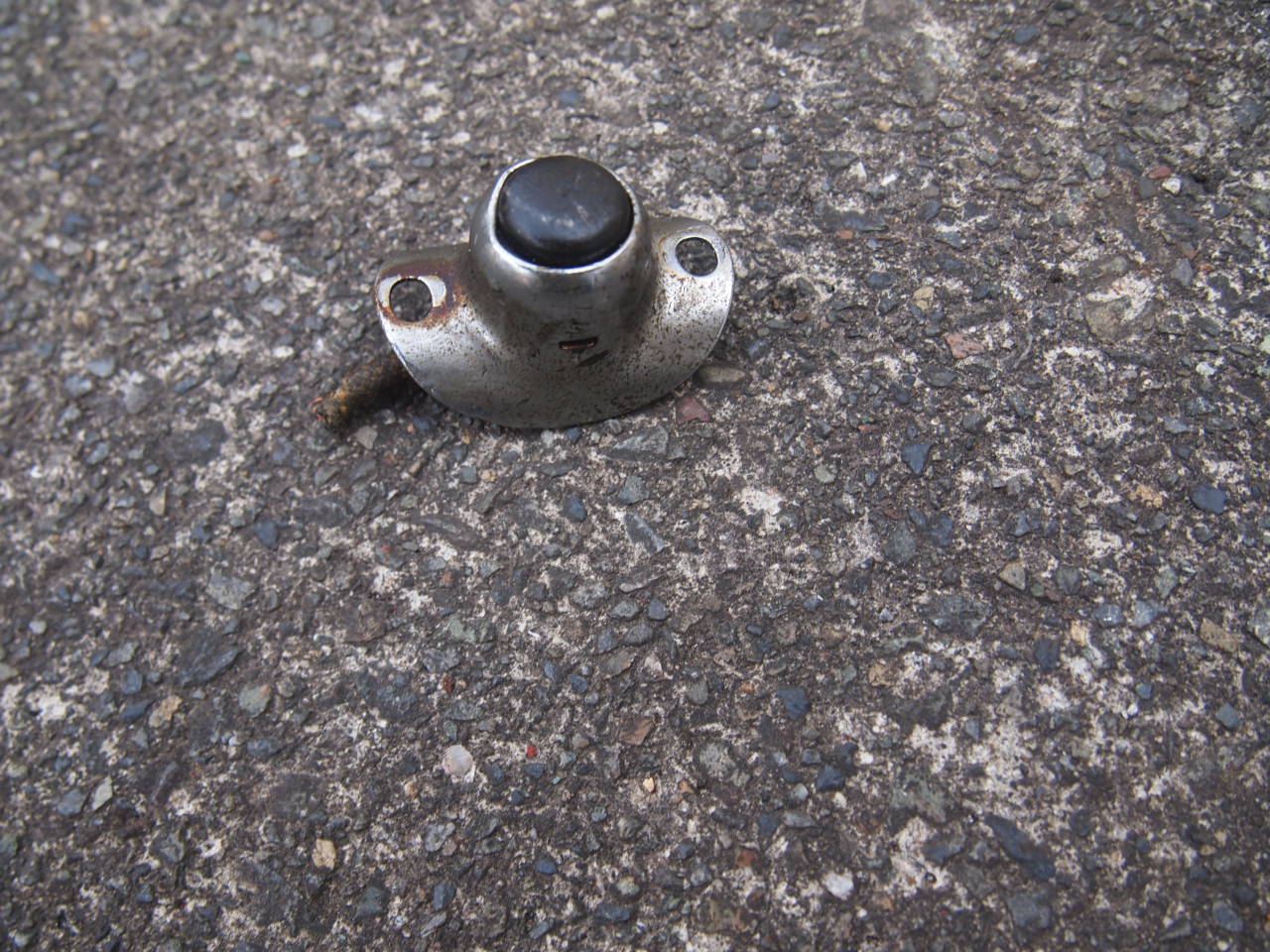 ホーンスイッチ