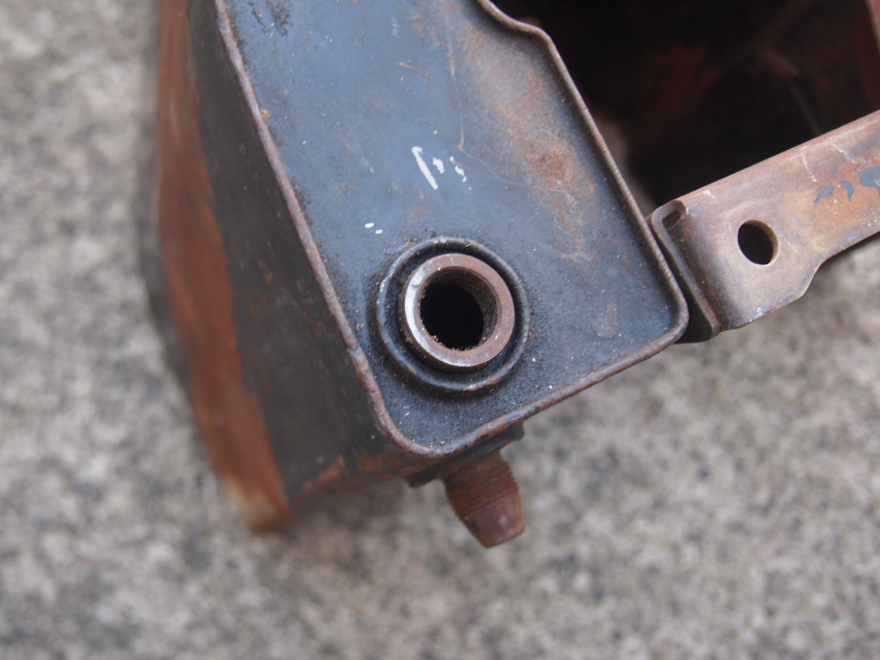 40-57オイルタンク