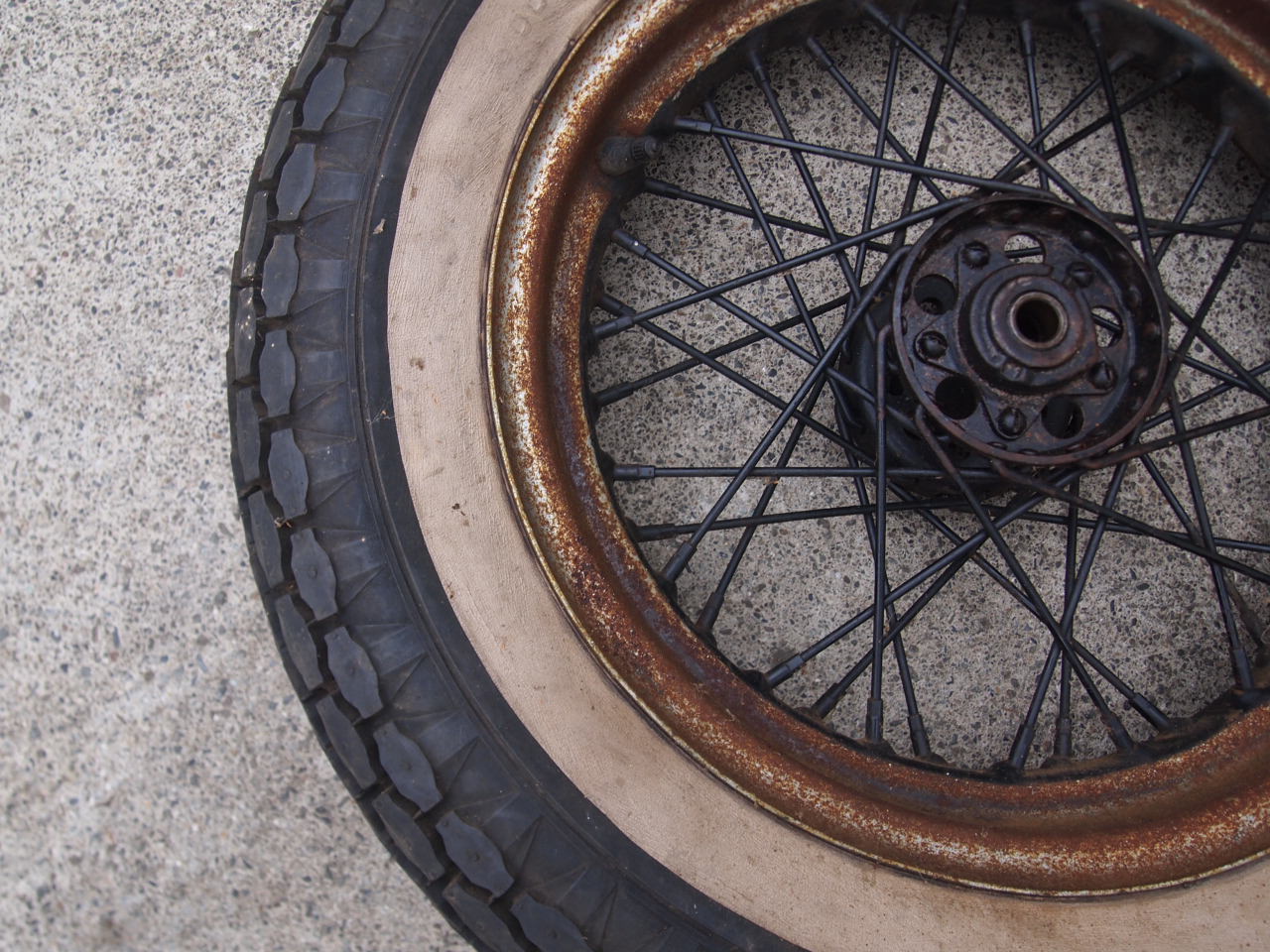 16インチスターハブホイール