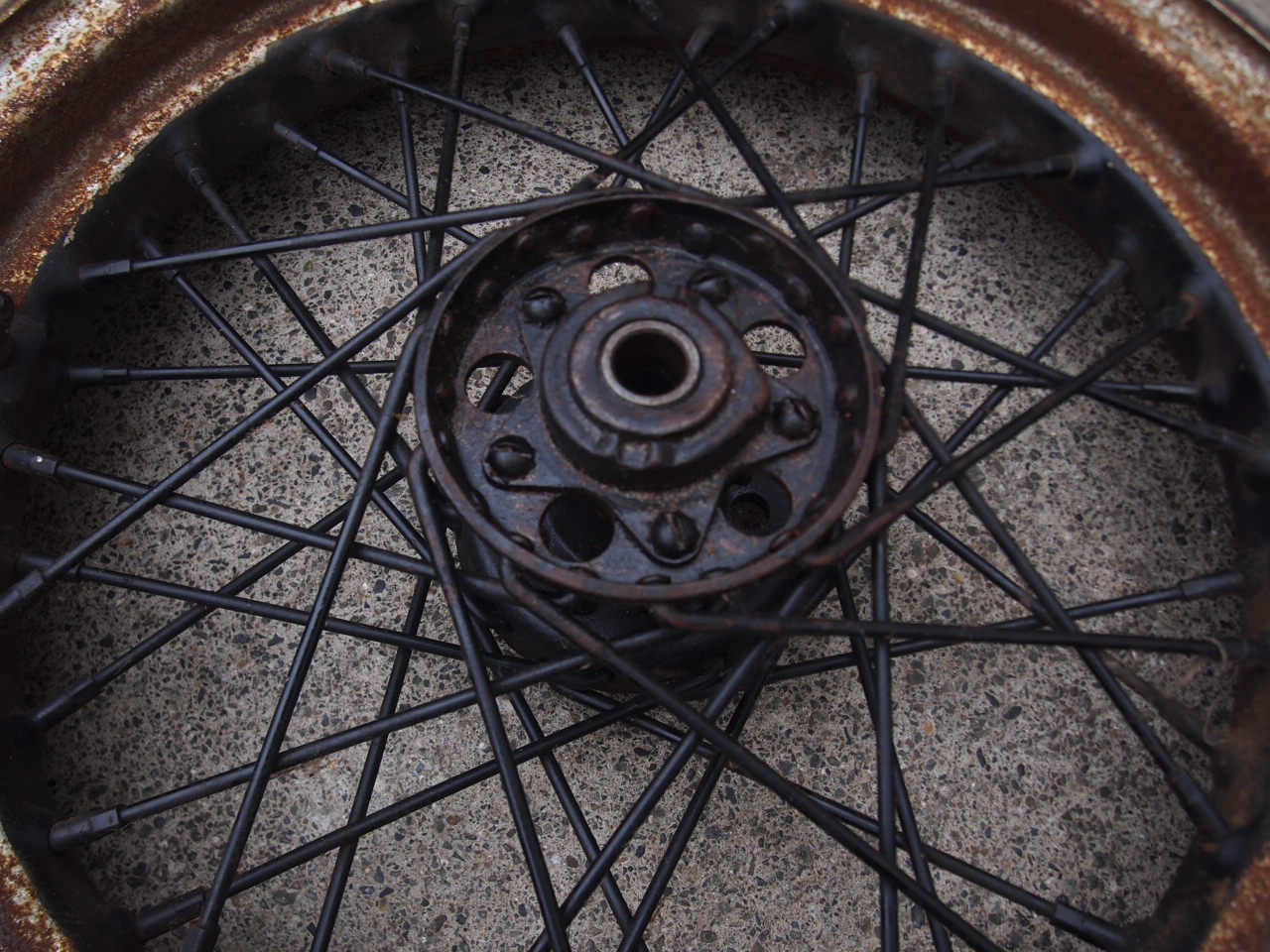 16インチスターハブホイール