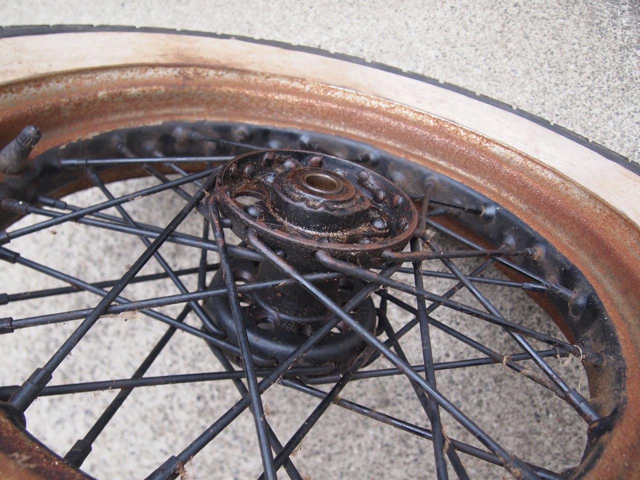 16インチスターハブホイール